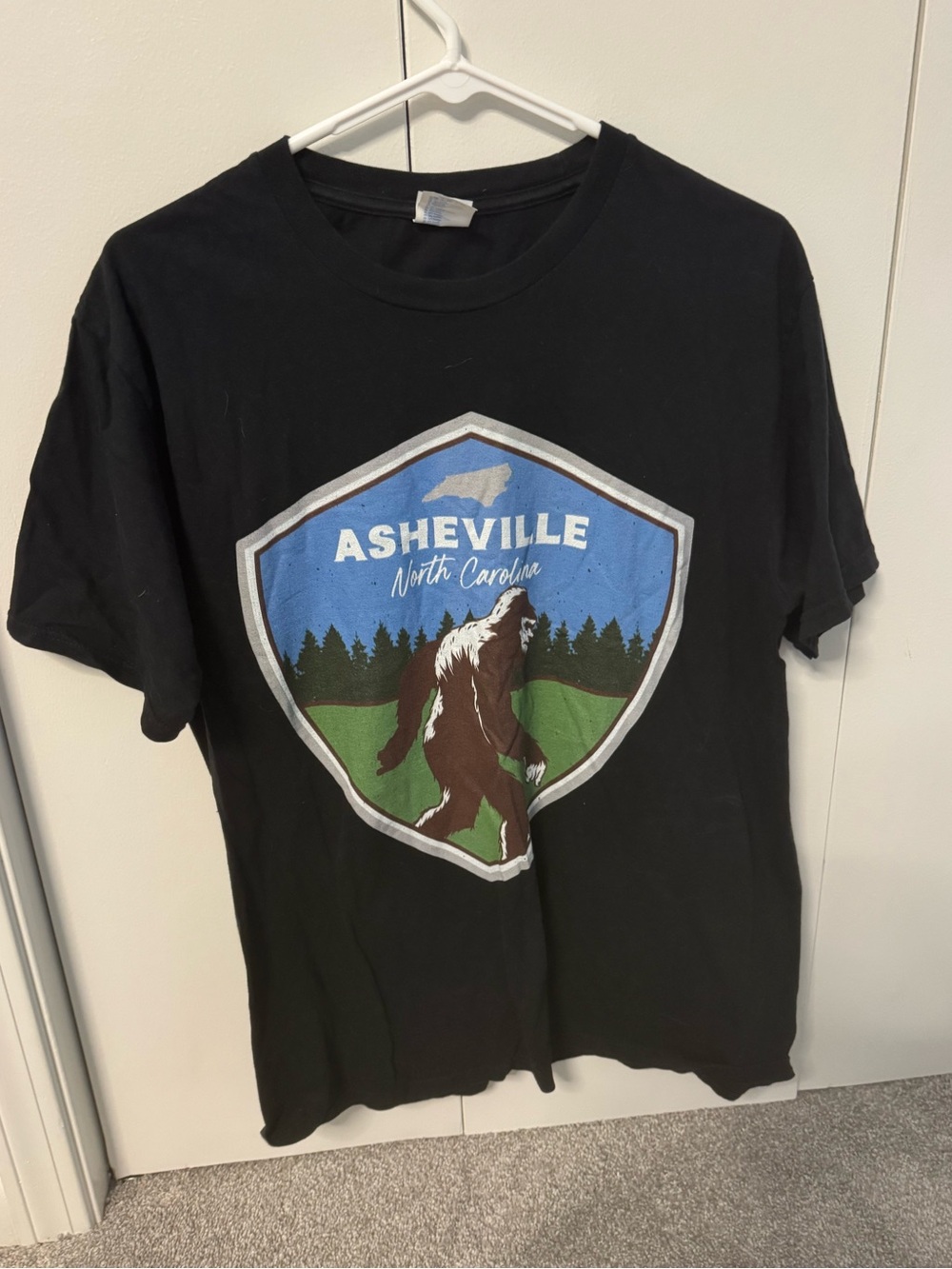 Asheville North Carolina‎ Bigfoot Graphic Tee - Black Men’s Medium
